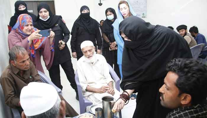 Bushra Bibi 'not happy' with quality of food at Lahore shelter home - Vimarsana News
