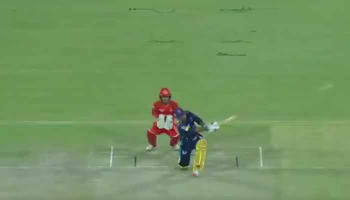 PSL 2021: Watch Sarfaraz Ahmed smash Iftikhar Ahmed for 4 sixes in an over