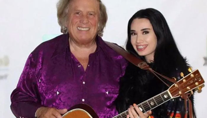 75-year-old Don McLeans sings love tunes for 27-year-old girlfriend Paris Dylan