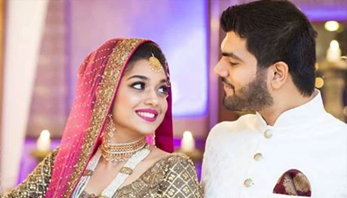 Sanam Jung sets the record straight about her divorce rumours