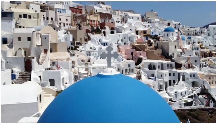 Coronavirus: Greece planning to reopen for tourists in mid-May