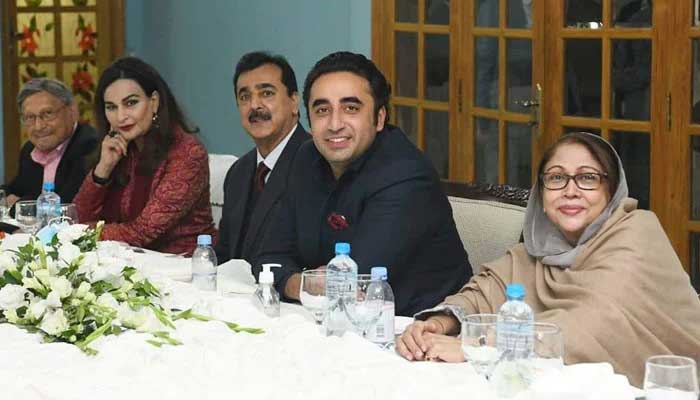 Bilawal expresses full confidence in opposition senators at dinner hosted at Zardari House