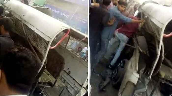 Rangers official martyred, 8 persons injured in Karachi blast