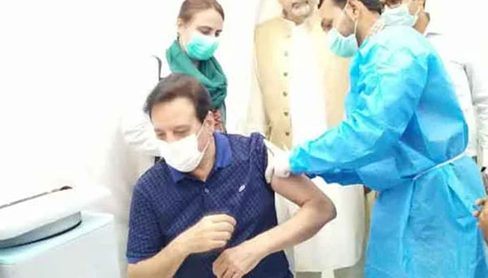 Javed Sheikh receives coronavirus vaccine