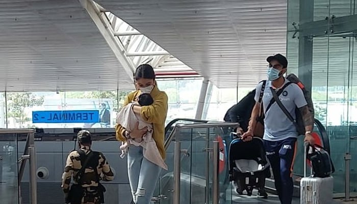 WATCH: Anushka Sharma, Virat Kohli spotted with daughter at an airport
