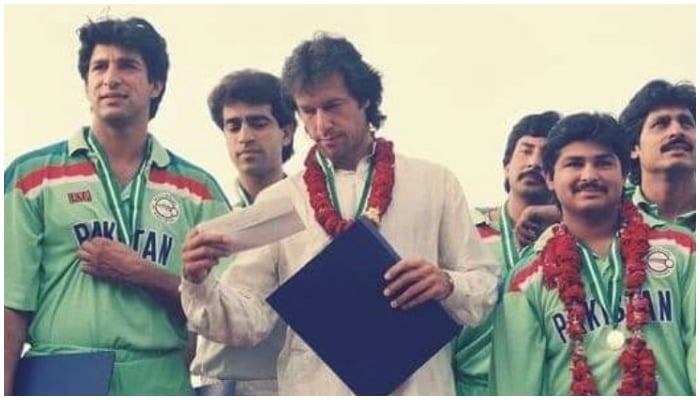 Wasim Akram shares throwback pic of 1992 World Cup celebrations in Lahore