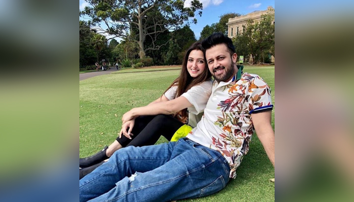 Atif Aslam pens touching note for his 'queen' on wedding anniversary