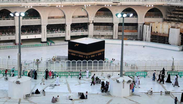 Armed man shouting terrorist slogans at Holy Kaaba arrested by Saudi police