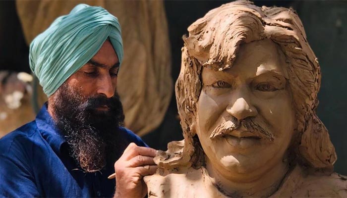 Indian sculptor Manjit Singh Gill honours late Pakistani legend Shaukat Ali with bust