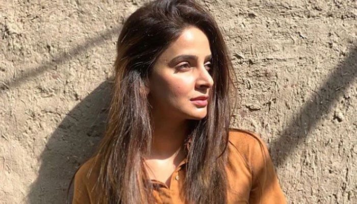 Saba Qamar gushes over pals for making birthday ‘night of my dreams’