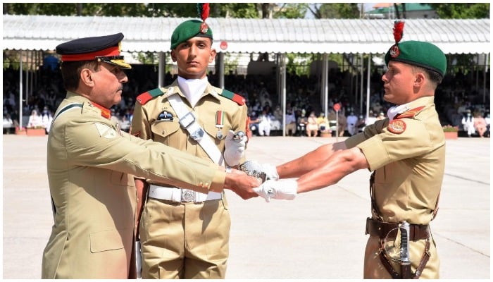 Pakistan Army awards titles to graduating cadets in Kakul