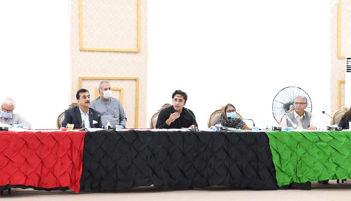 Bilawal tears up PDM's show-cause notice during PPP's CEC meeting: sources