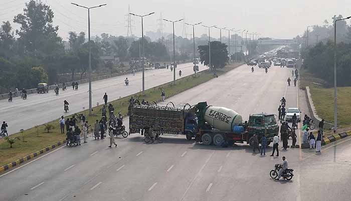 Govt says it will take 'all measures' to reopen blocked roads amid protests in Pakistan