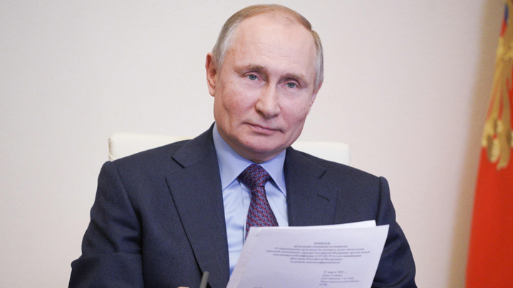 Russia's Vladimir Putin receives second jab of coronavirus vaccine