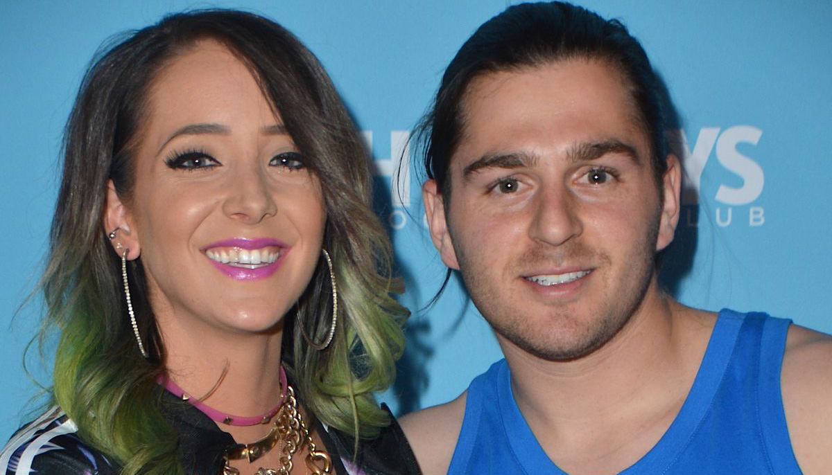 Jenna Marbles to tie the knot with Julien Solomita 