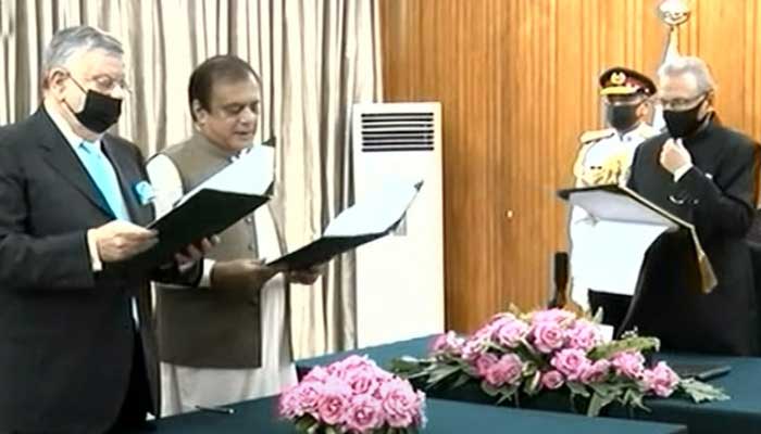 Shibli Faraz, Shaukat Tarin sworn in as federal ministers by President Arif Alvi 2 | 345839 1271646 updates |