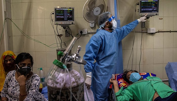 As India's coronavirus cases soar, New Delhi faces acute hospital beds shortage