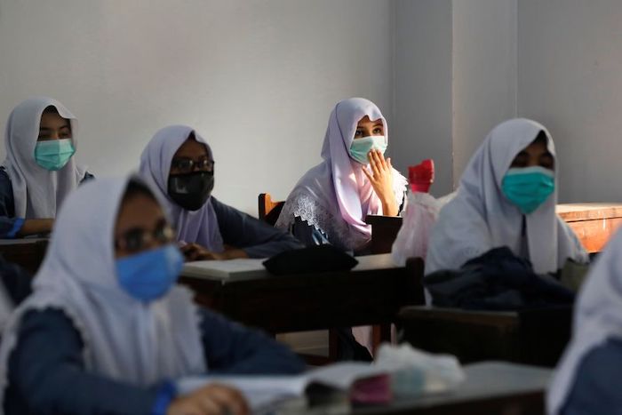 Schools closure: On-campus classes from grades 1-8 will remain closed, says Shafqat Mehmood 2 | 345951 8912953 updates |