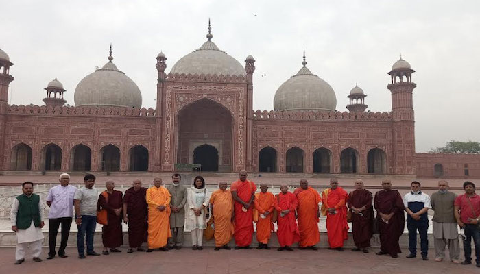 Buddhist monks from Sri Lanka visit Badshahi mosque, Lahore Fort