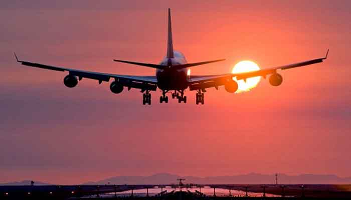 Pakistan cuts international flights to 20% to curb COVID-19 cases