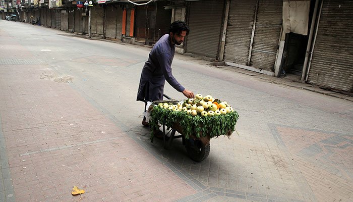 Lockdown in Lahore enters 2nd day as businesses and markets remain shuttered