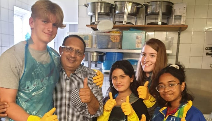 Pakistani activist in West London serves free 500 meals per day to the needy - Vimarsana News