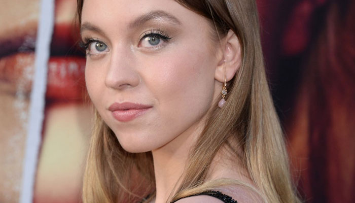 Sydney Sweeney breaks into tears after cyberbullies criticized her looks 