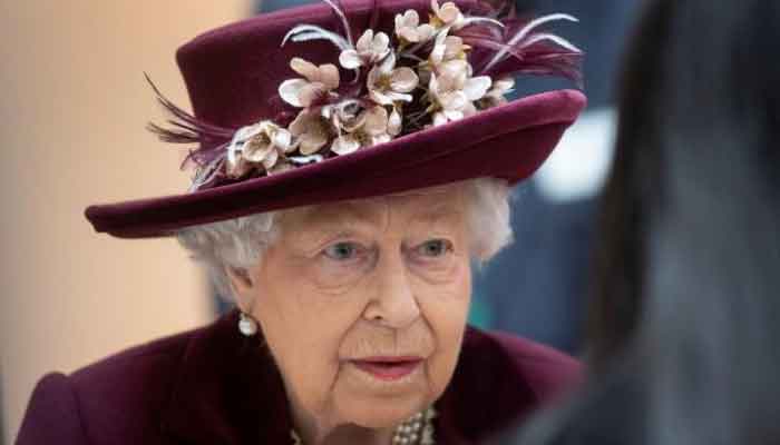 Queen Elizabeth leaves royal fans worried  after delivering speech in parliament 