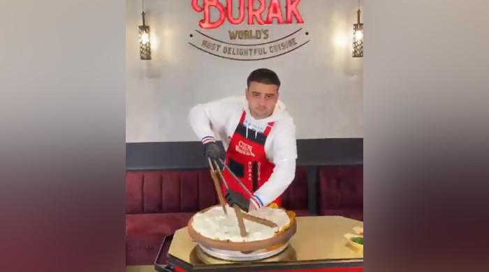 Famed Turkish chef Burak Özdemir condemns Israel's aggression against Palestine