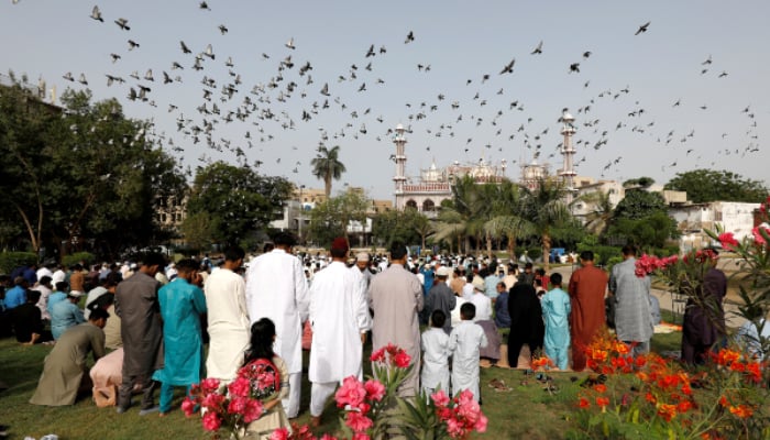 Pakistan observes Eid-ul-Fitr under strict coronavirus lockdown