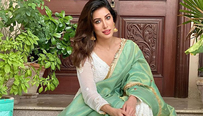 Mehwish Hayat wishes Eid Mubarak to everyone