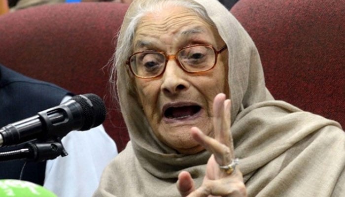 Veteran politician Begum Naseem Wali Khan passes away