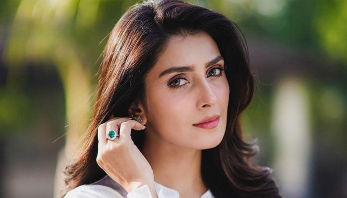 Ayeza Khan raises her voice in support of Palestine