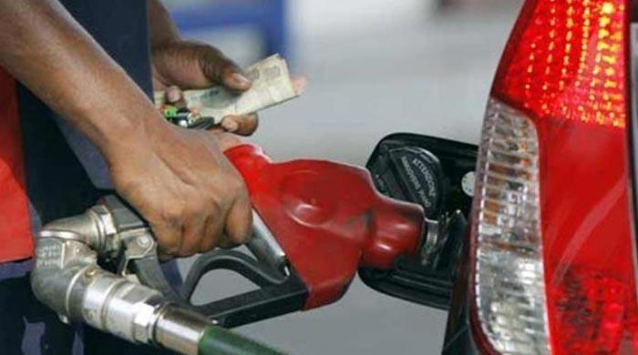 Petrol price in Pakistan to remain unchanged for May: Farrukh Habib