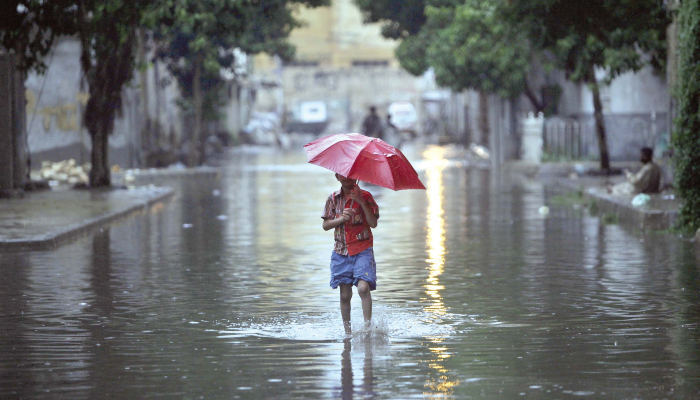 After days of scorching heat, PMD predicts wind, rainfall in Karachi