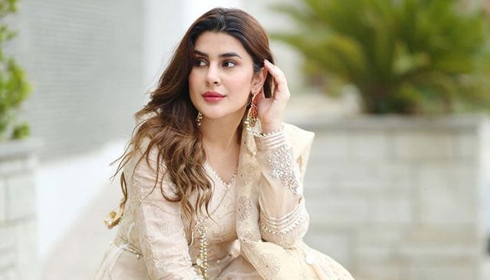 Kubra Khan prays for Palestine