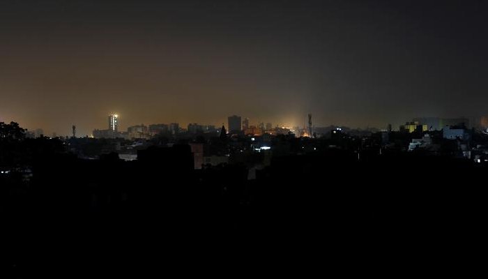 Unannounced power cuts amid lockdown continue to double miseries for Karachiites