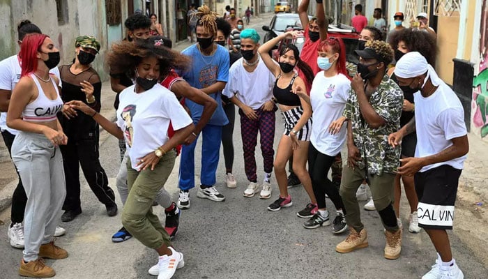 353028 2460769 updates Internet propels Cuban hip hop troupe to global fame