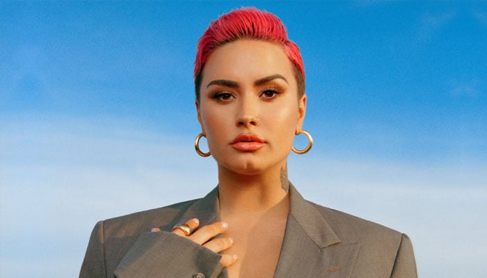 Demi Lovato Drops 4d Debut With Drew Barrymore