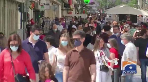 برطانیہ حکومت لاک ڈاؤن کی مزید پابندیوں کو کم کرنے کے بارے میں سوچ رہی ہے