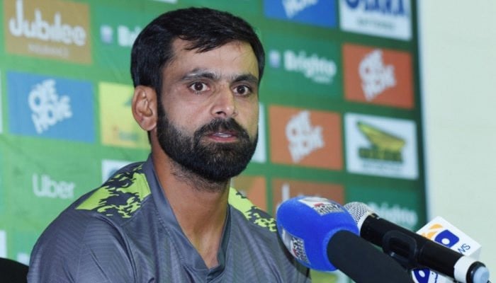 Mohammad Hafeez extends condolences to victims of Ghotki train accident 