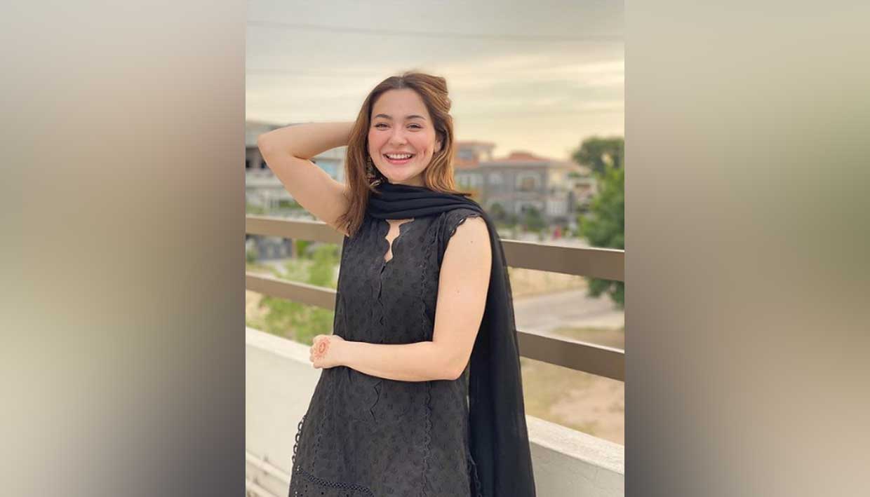 Hania Aamir is all smiles after her cryptic exchanges with Asim Azhar