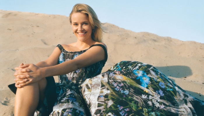 Reese Witherspoon crushes toxic beauty standards with one simple tip 
