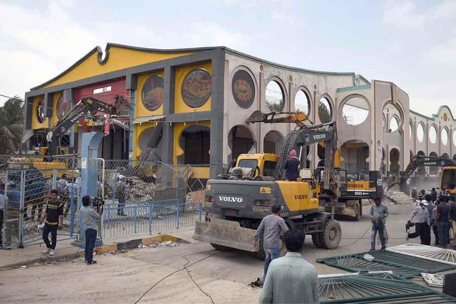 A view of the Pavilion End Club premises during the the anti-encroachment operation at Aladdin Park, Gulshan-e-Iqbal, Karachi, on June 15, 2021. — Online photo by Sabir Mazhar