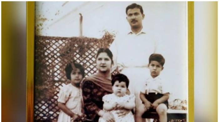 PM Imran Khan shares memorable childhood photo with family on Instagram