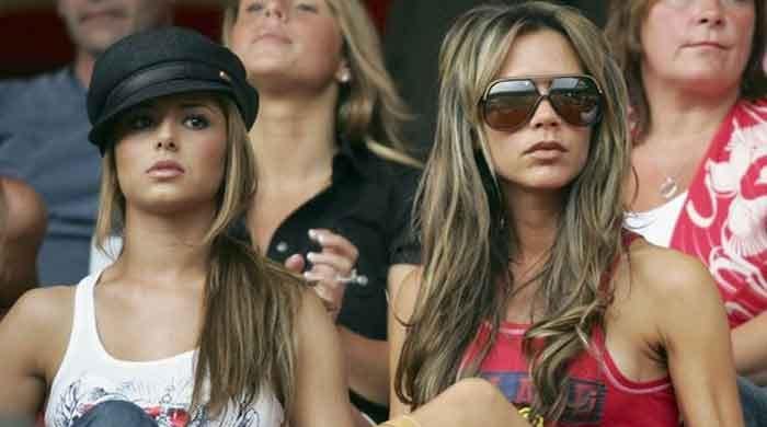 Victoria Beckham amazes fans with her throwback pic, looks unrecognizable in red top