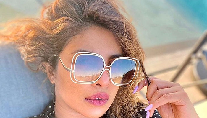 Priyanka Chopra shows ‘appropriate’ way to mark National Selfie Day