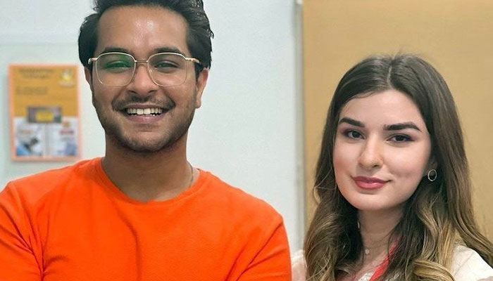 Zara Naeem Dar shares fangirl moment with Asim Azhar: See Photo