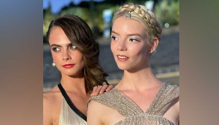 Anya Taylor Joy saves Cara Delevigne from wardrobe malfunction 