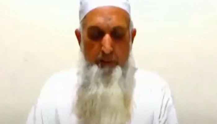 Mufti Azizur Rehman seen in a video statement, claiming that he had been given something intoxicating and he was not in his senses.